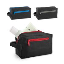 Nécessaire com pega e bolso frontal.